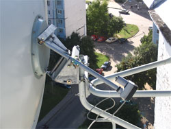 In the photo below: a fragment of a 120-cm polar satellite dish by Supral with an actuator: